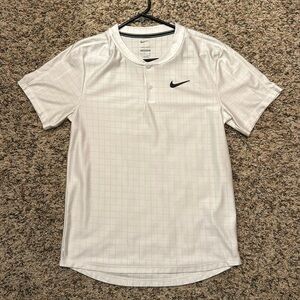 Nike collarless polo - slim fit - small